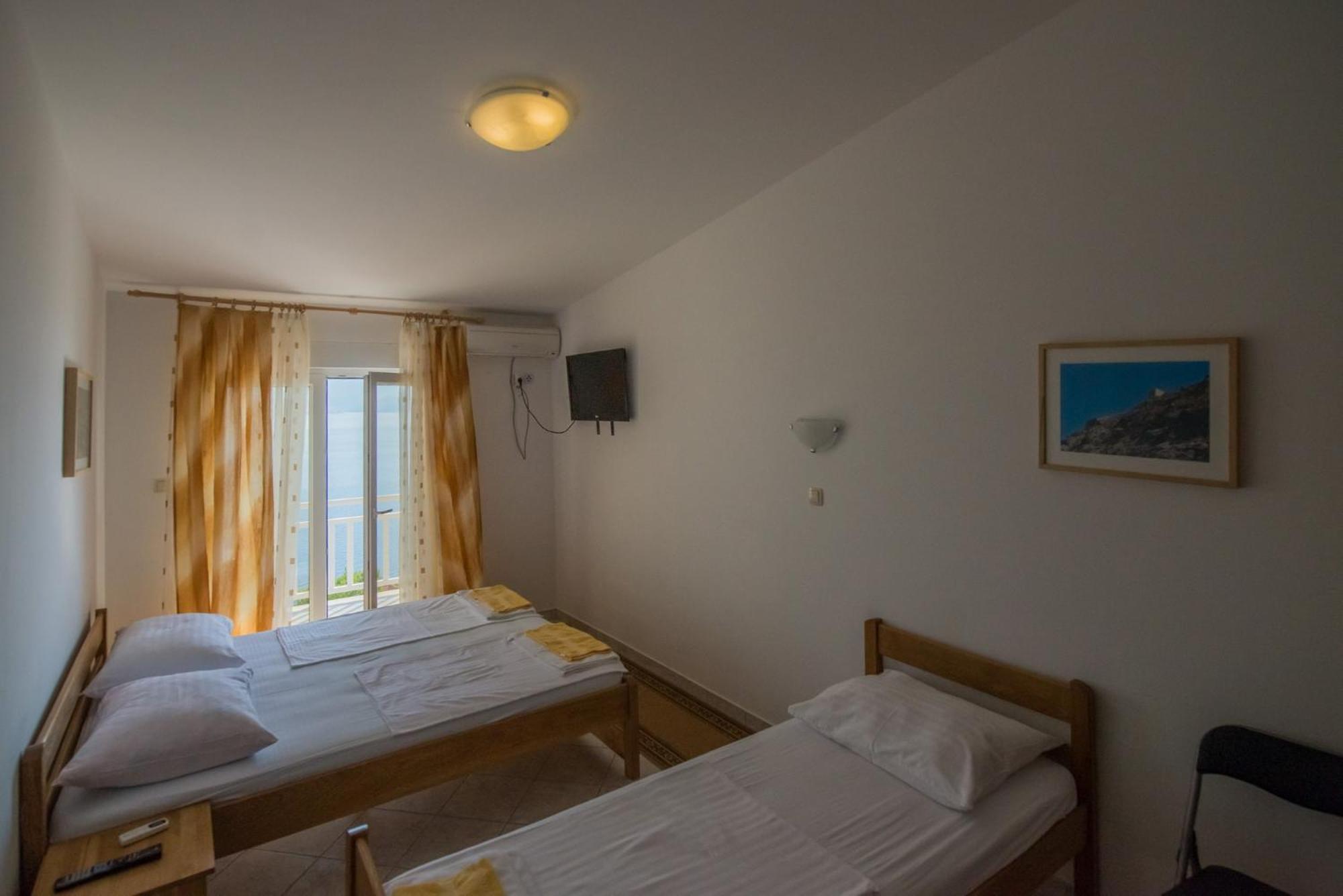 Bed And Breakfast Pero 3 Min Walk To The Beach Lokva Rogoznica Dış mekan fotoğraf