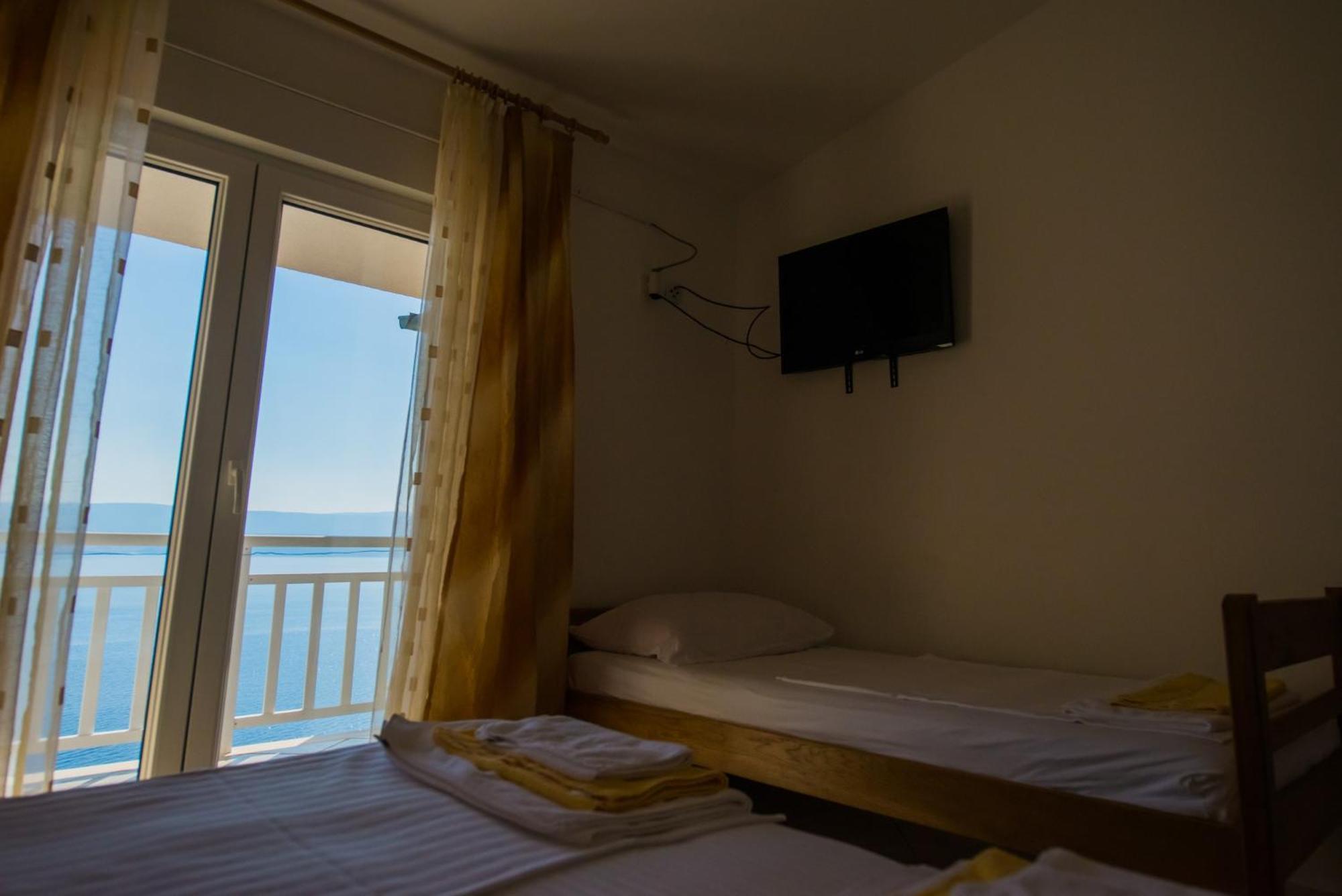 Bed And Breakfast Pero 3 Min Walk To The Beach Lokva Rogoznica Dış mekan fotoğraf